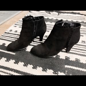 Aerosoles Black Booties 7.5